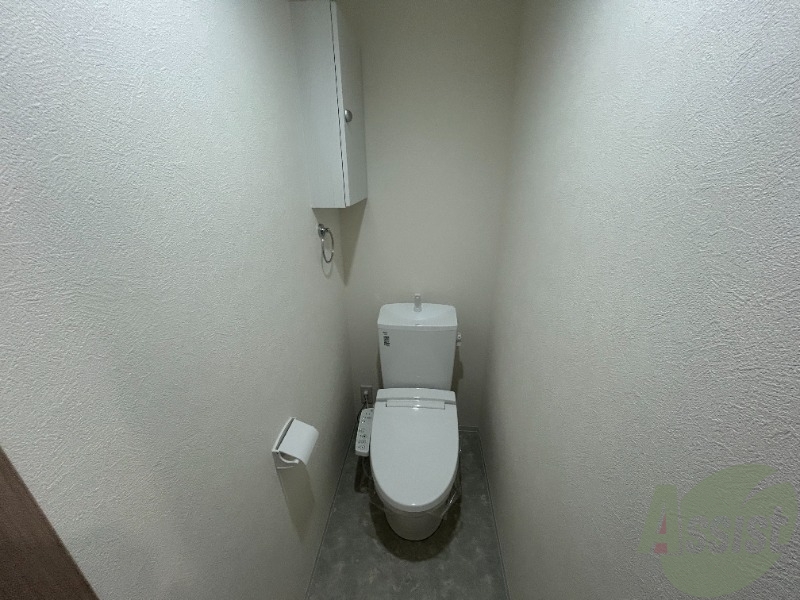 トイレ　トイレはウォシュレット機能付きです。安心して使用できますね。