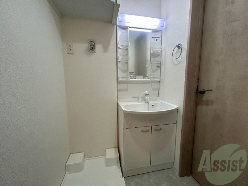 洗面設備　シャンプードレッサーなので身支度しやすそうですね。