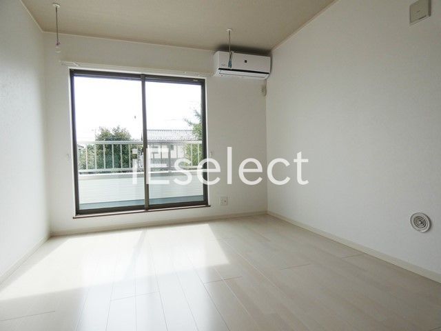 居室・リビング　日当たり良好なお部屋です