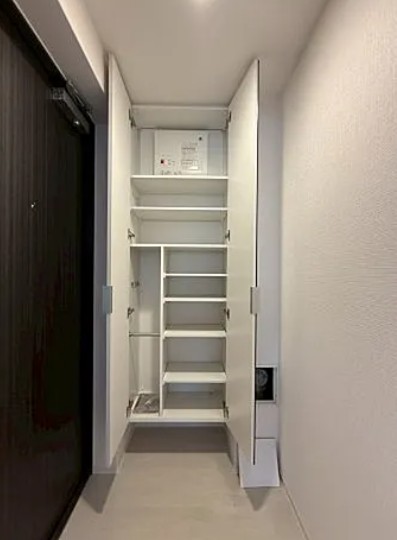 玄関　シューズボックス