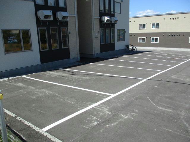 駐車場　駐車場