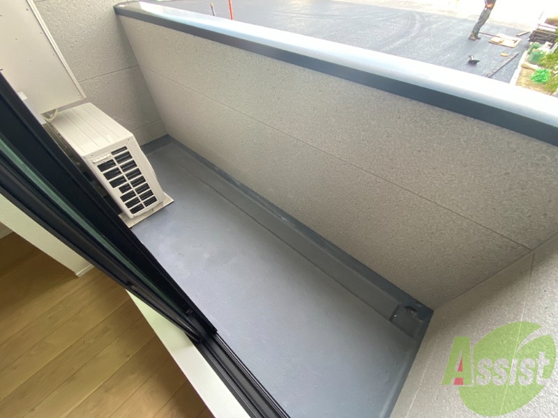 バルコニー　バルコニーはコチラ。幅があって良いですね。