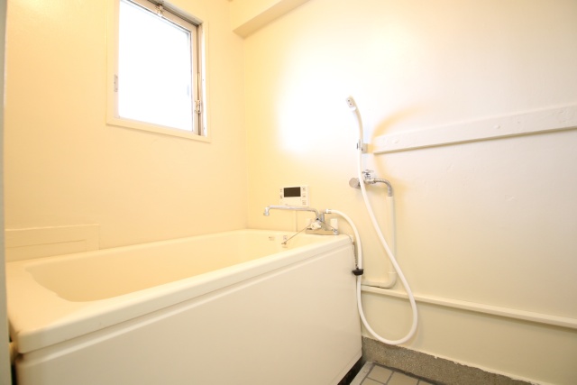 バス・シャワールーム　※別部屋の参考写真の為、原状優先です。