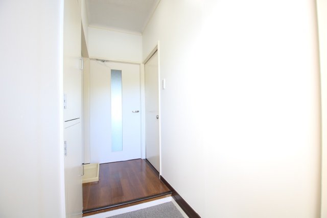 玄関　※別部屋の参考写真の為、原状優先です。