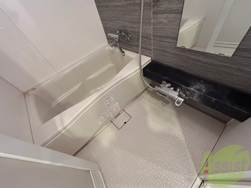 バス・シャワールーム　お風呂になります。一日の疲れを癒してくださいね。