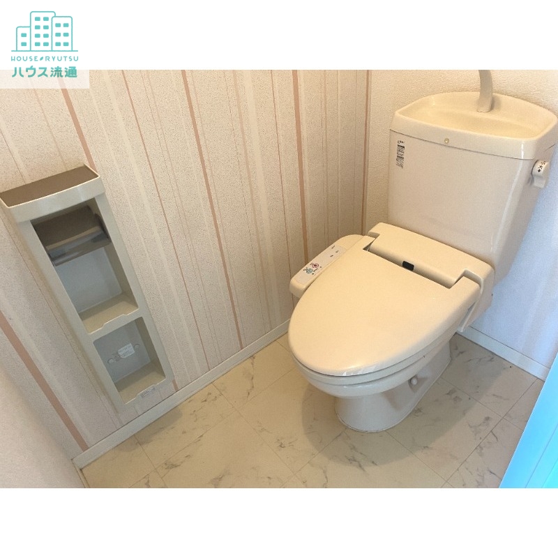 トイレ　※別号室の写真です