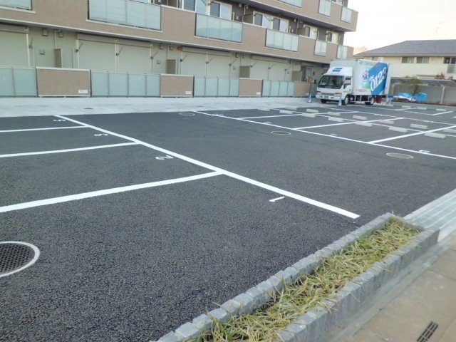 駐車場　駐車場