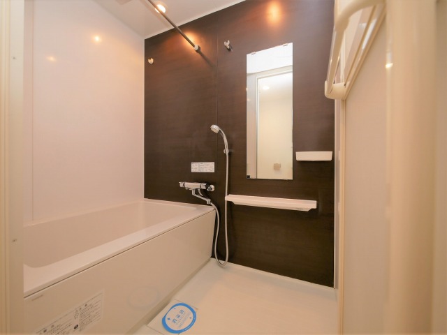 バス・シャワールーム　イメージとして他号室の部屋写真を表示しています