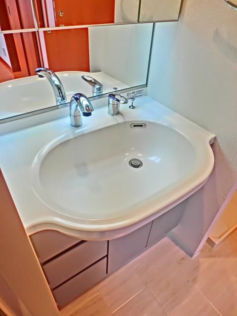 洗面設備　嬉しい独立洗面台☆