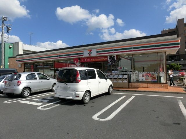 コンビニ　セブンイレブン（コンビニ）まで804m