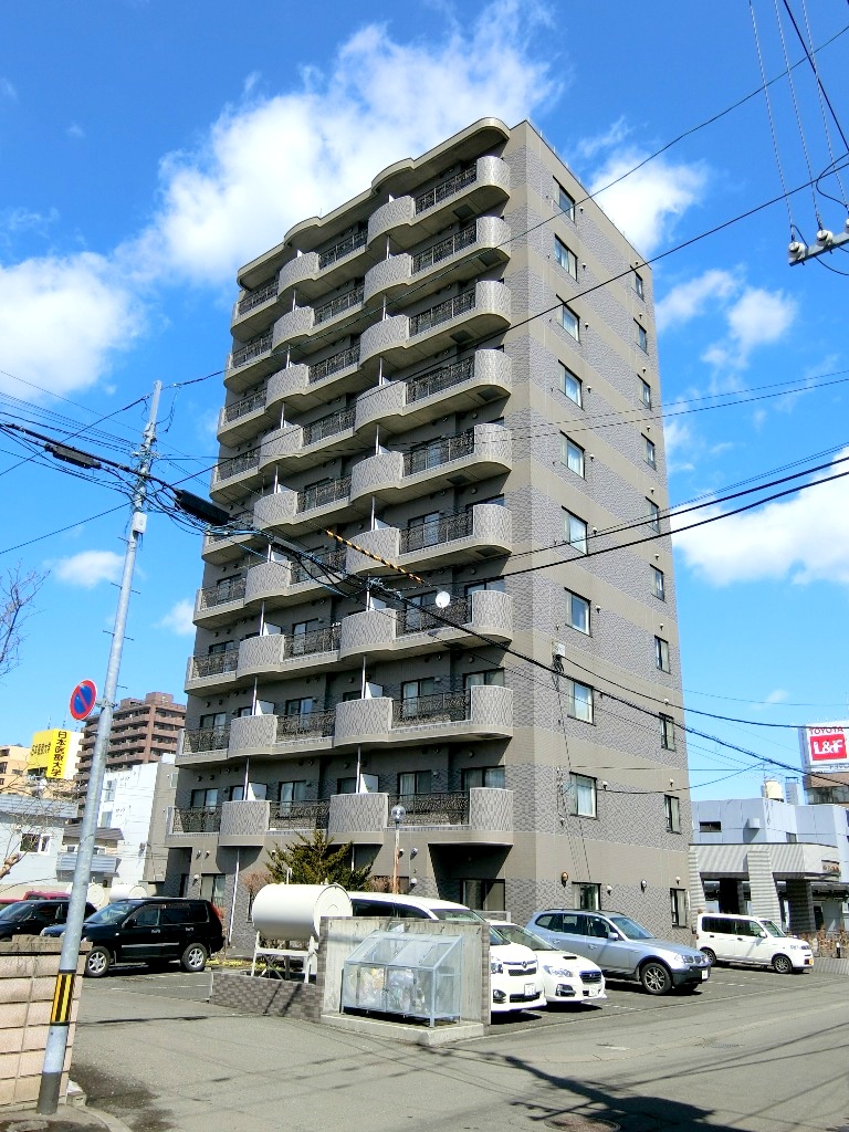建物外観　☆月寒中央駅徒歩1分☆
