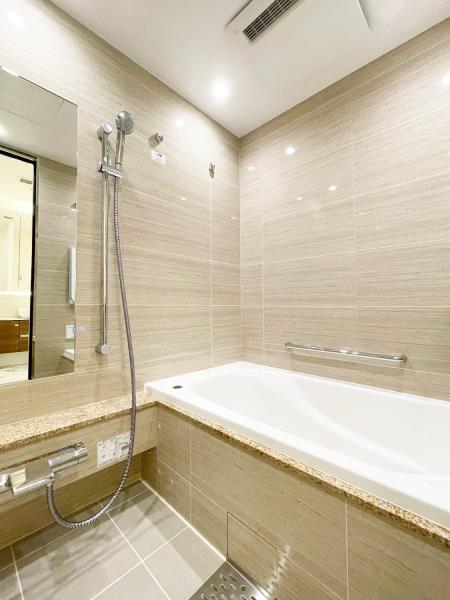 バス・シャワールーム　お風呂です