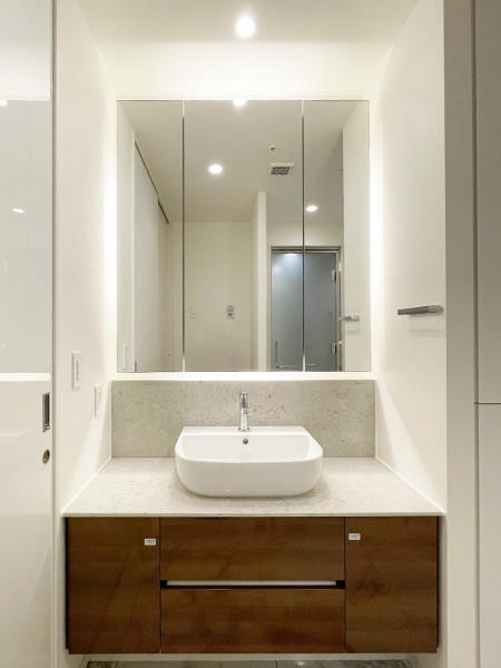 洗面設備　忙しい朝には欠かせない洗面所です