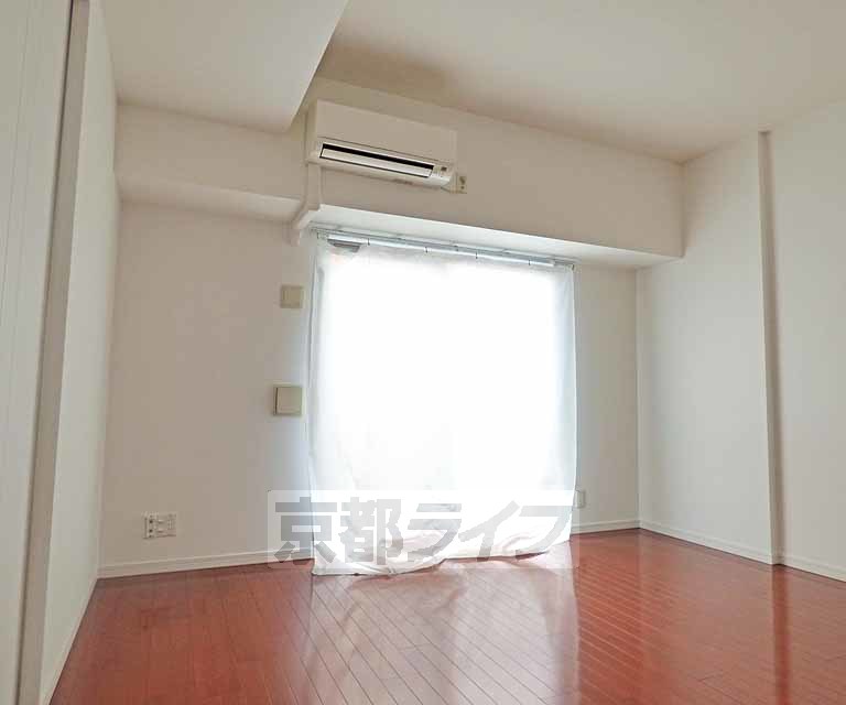 居室・リビング　広々とした室内です。