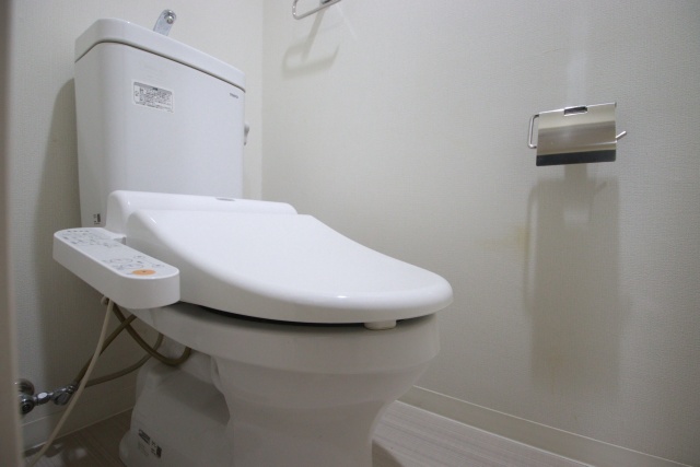 トイレ　※別室の参考写真の為、現況優先です。