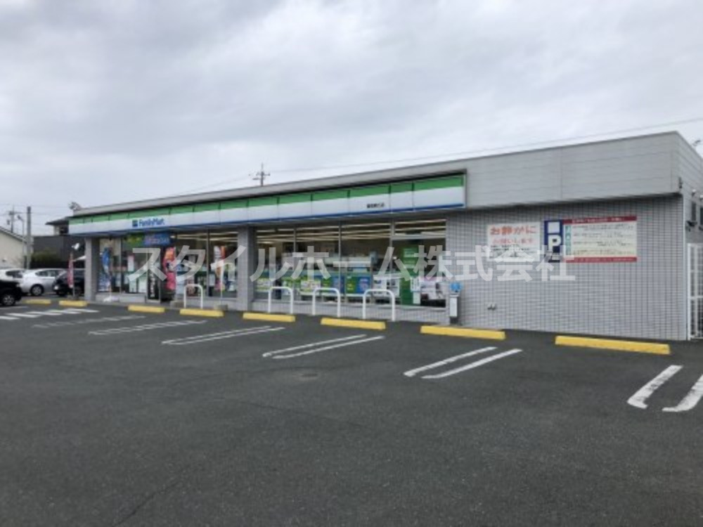 コンビニ　ファミリーマート 豊橋朝丘店（コンビニ）まで608m
