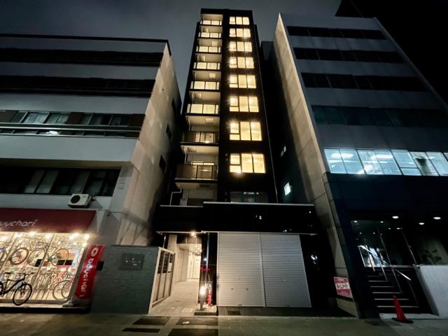 エントランス　外観写真（夜）