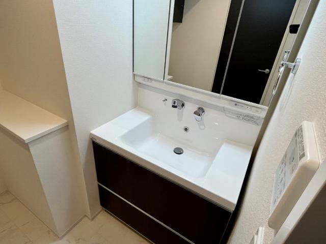 洗面設備　洗髪洗面化粧台