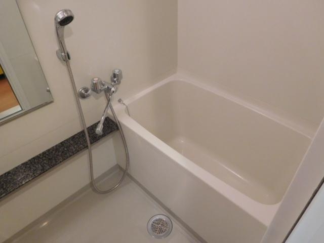 バス・シャワールーム　１日の疲れを癒してください。