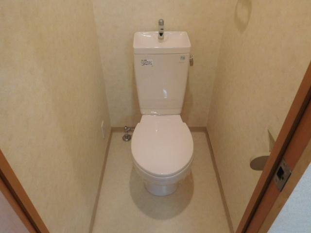 トイレ　ウォシュレット付けれます。