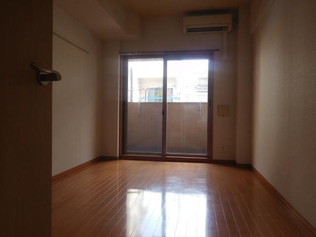 居室・リビング　明るいお部屋です。