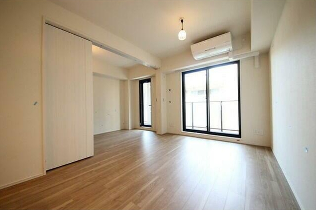 居室・リビング　10.8帖のきれいなLDK。