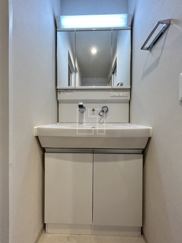 洗面設備　リフレ天満橋　独立洗面化粧台