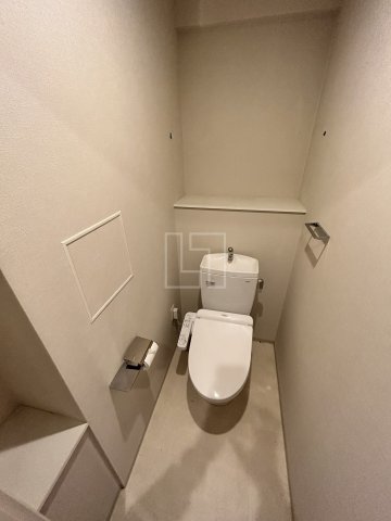 トイレ　リフレ天満橋　温水洗浄便座