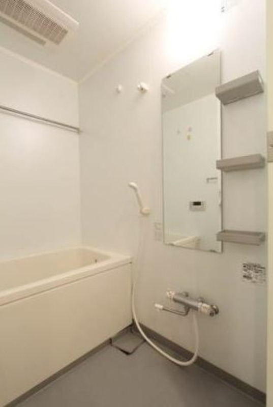 バス・シャワールーム　追い炊き機能付き♪