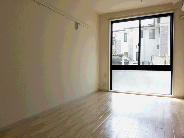 居室・リビング　★広さ十分の明るいお部屋です★