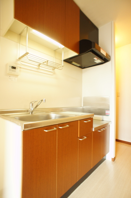 キッチン　上下に収納があるので使い勝手の良いキッチンです！！