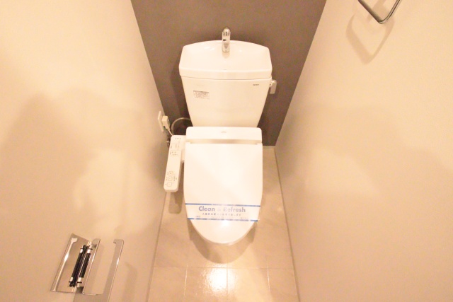 トイレ　※別室の参考写真の為、現況優先です。