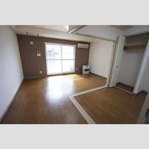 居室・リビング　★広々1LDK！★敷地内駐車場有り！★エアコン