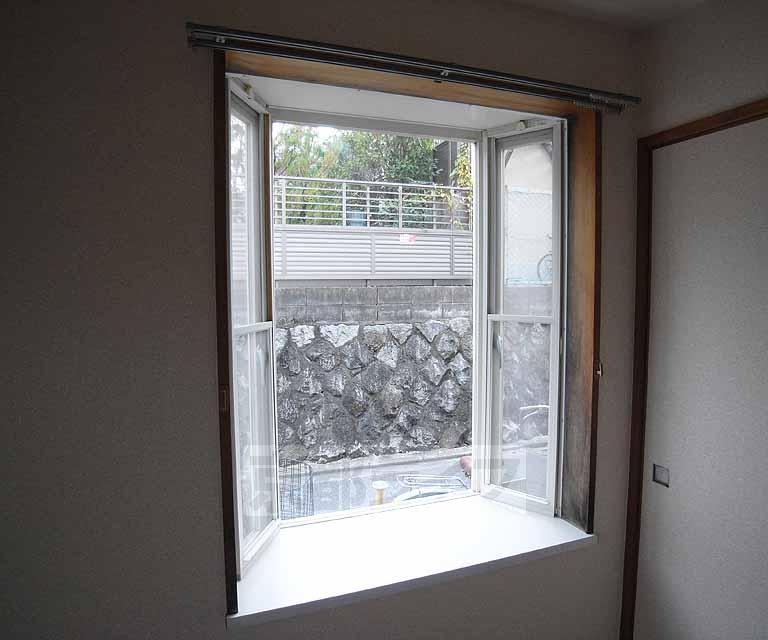 その他設備　可愛らしい出窓ですね。