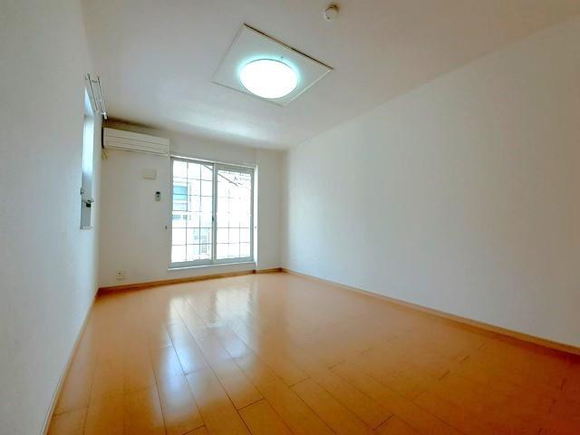 その他設備　快適に過ごせるエアコン・照明完備♪