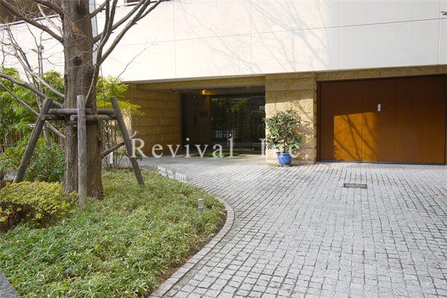 エントランス　雰囲気の良いエントランスファサード