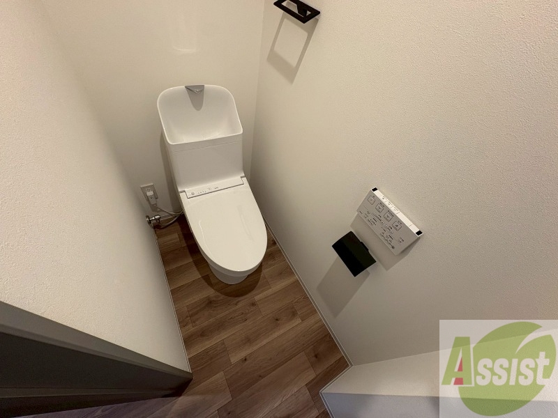 トイレ　シャワートイレになっているので快適です！