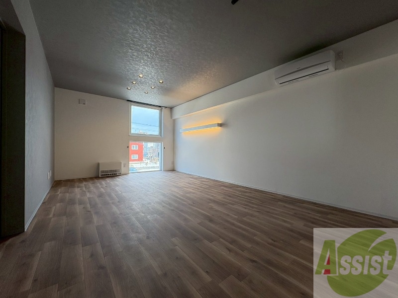 居室・リビング　広々としたリビングですね。使い勝手がよさそうですね！