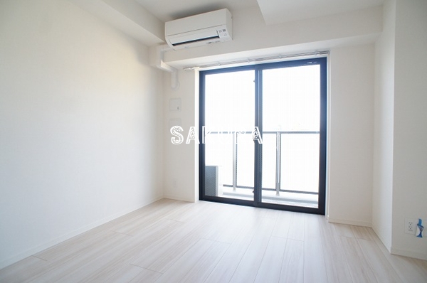 居室・リビング　こちらのリビングで趣味の時間をお楽しみください♪