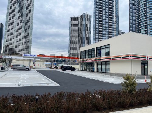 コンビニ　セブンイレブン（コンビニ）まで527m