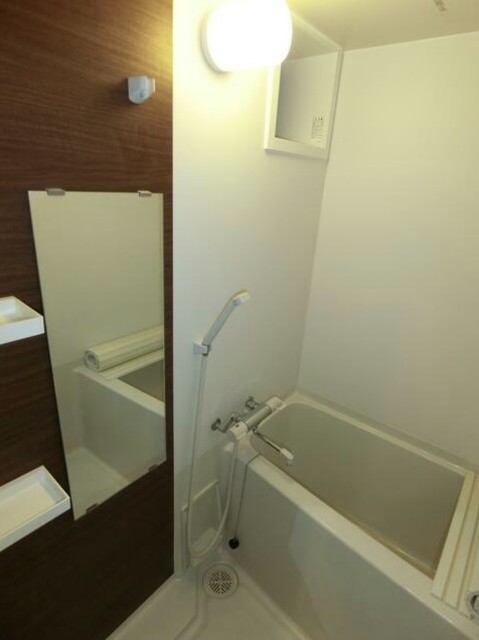 バス・シャワールーム　バスルーム