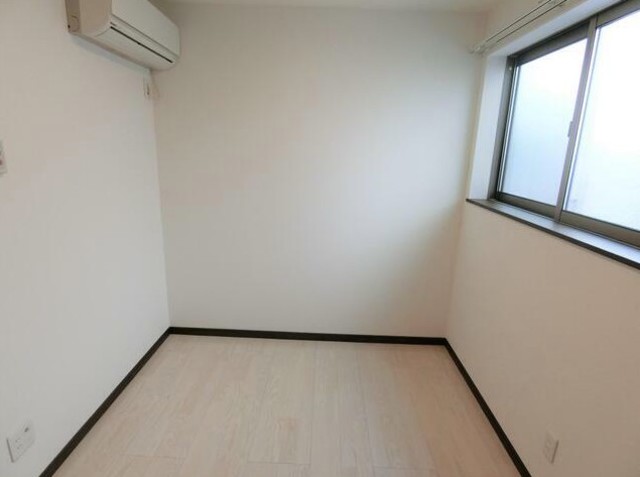 居室・リビング　室内