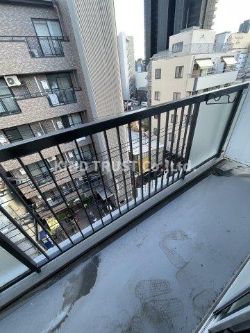 バルコニー　外からの目が気にならないバルコニーで洗濯物が干せます