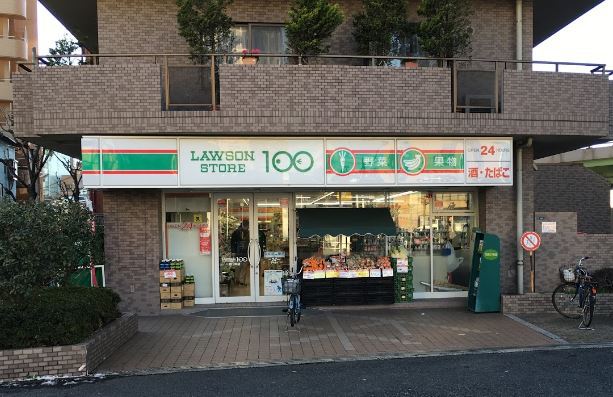 コンビニ　ローソンストア１００（コンビニ）まで412m