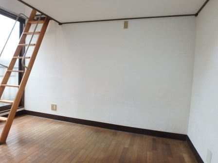 居室・リビング　ロフトの下もすっきりしていました。
