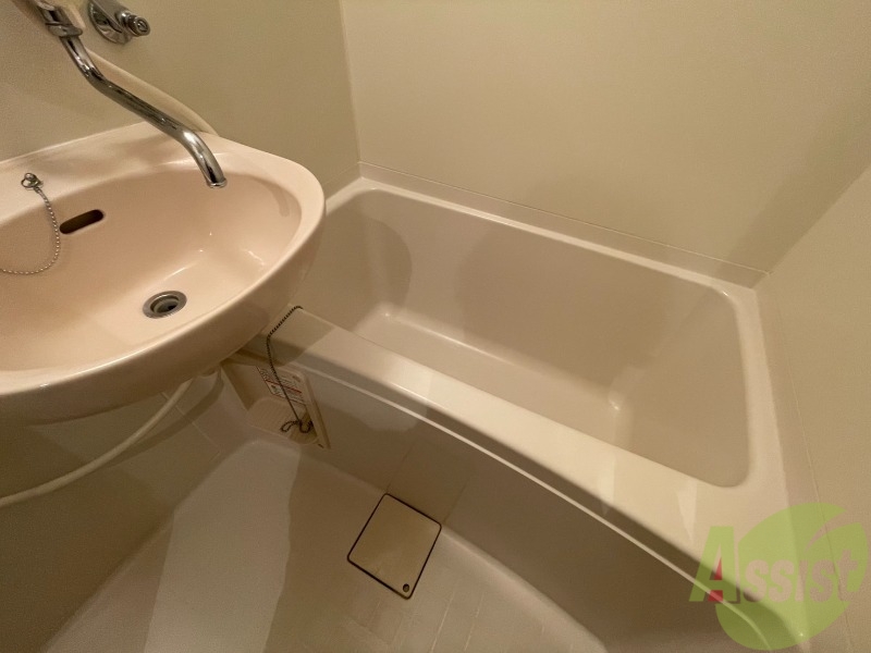 バス・シャワールーム　お風呂になります。一日の疲れを癒してくださいね。