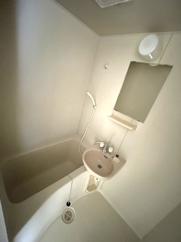 バス・シャワールーム　中部屋参考