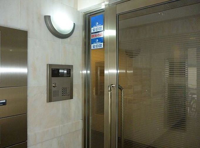 エントランス　建物の内部です