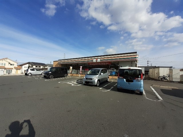 コンビニ　セブンイレブン吉岡大久保店（コンビニ）まで500m