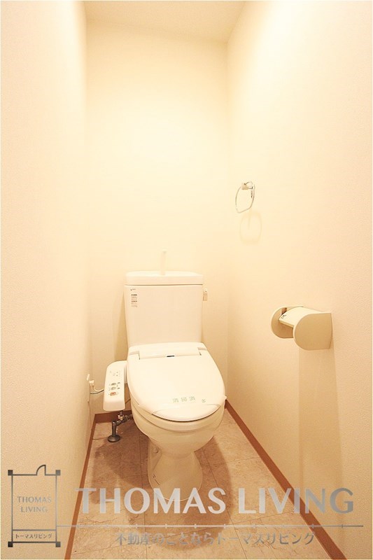 トイレ　温水洗浄便座付きです。